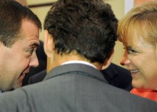 Медведев, Меркель и Саркози вернули к жизни триумвират