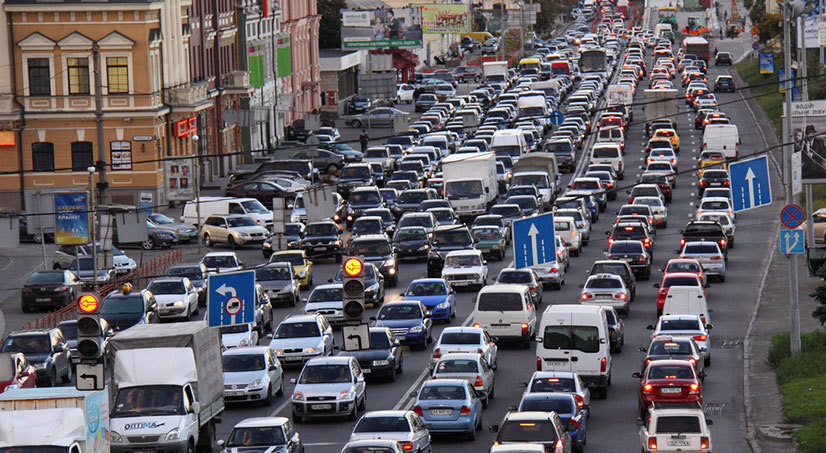 Петербуржцы считают издевательством многокилометровые пробки из-за ремонта дорог