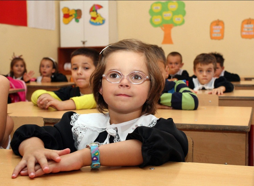 Врач Барышникова рассказала, как уменьшить вредное воздействие гаджетов на зрение ребенка