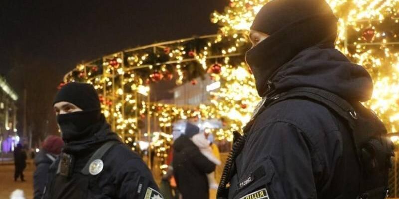 Новый год под угрозой: За гуляния в новогоднюю ночь украинцы могут попасть в военкомат