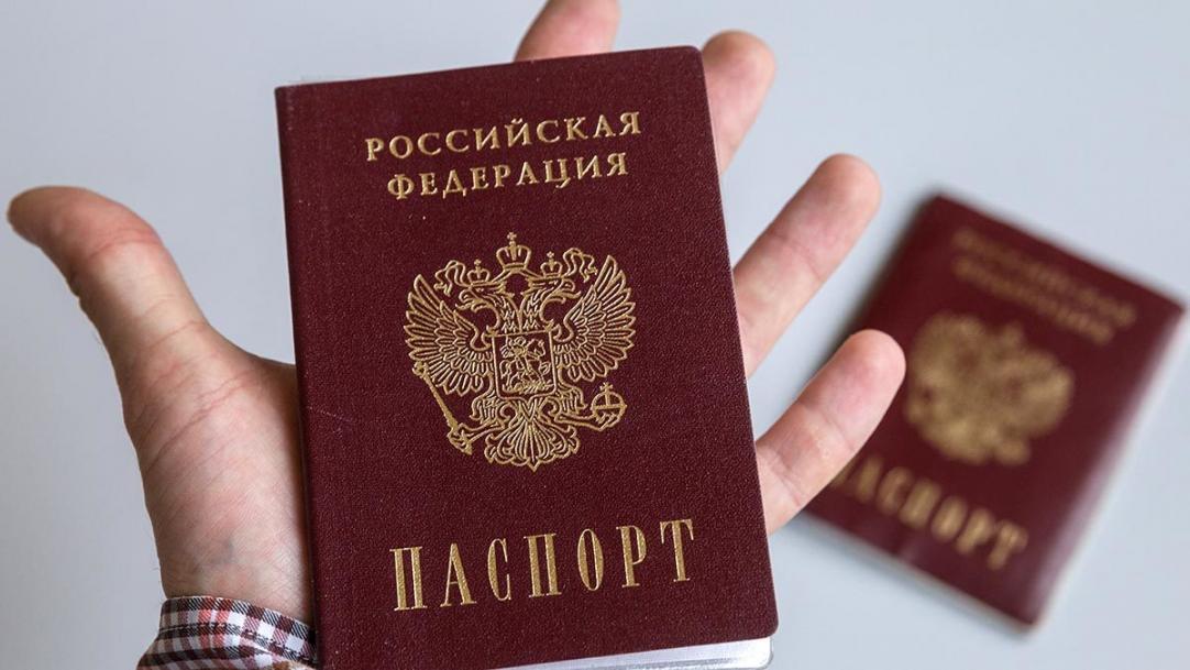 У петербуржца изъяли паспорт, чтобы он подписал повестку