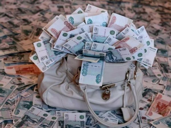 Стоимость квартир двух семей губернатора Беглова составила свыше 1,5 млрд рублей