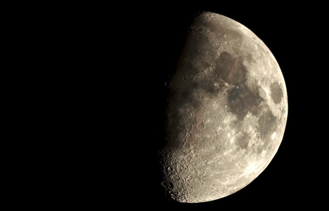 В РАН создали программу изучения Луны до 2050 года