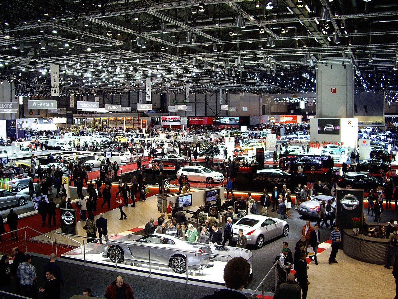 В феврале 2024 года продажи новых легковых автомобилей в России выросли на 85,1%