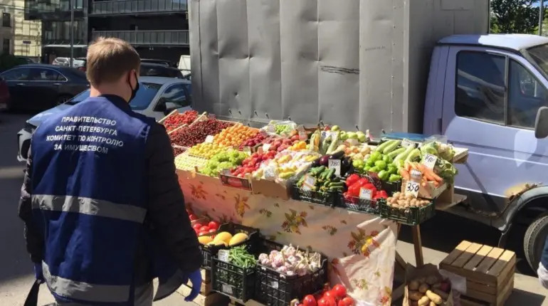 Смольный закрывает глаза на требование петербуржцев пресечь незаконную торговлю на Парнасе