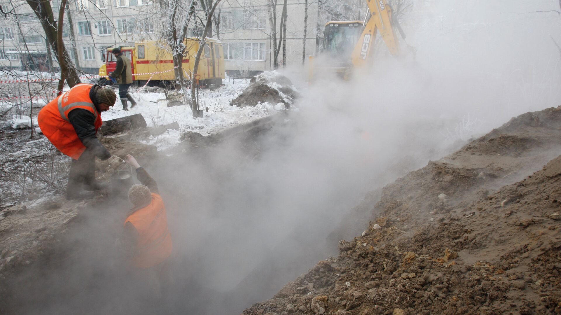 Активист Костров указал на возможную причину многочисленных аварий на теплосетях Петербурга