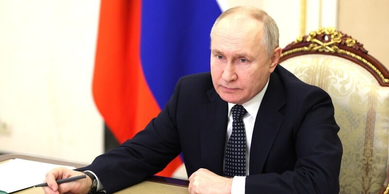 Путин сообщил, что РФ будет развивать собственные технологии взамен заграничных