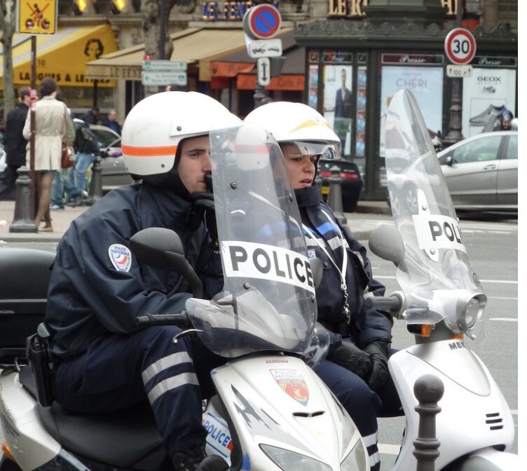 СМИ: в Париже задержали подростка за нападение на раввина в метро