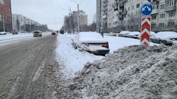 Коммунальные службы Петербурга так и не расчистили город после продолжительных снегопадов. 11157.png
