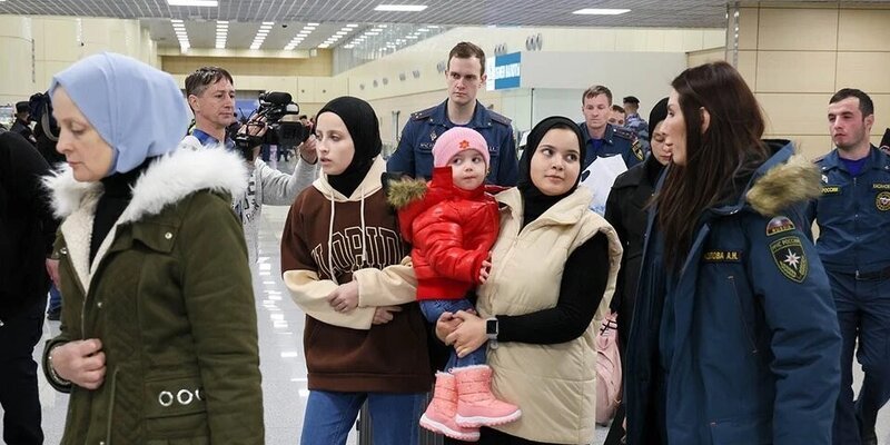 Еще один рейс с эвакуированными россиянами вылетел из Египта