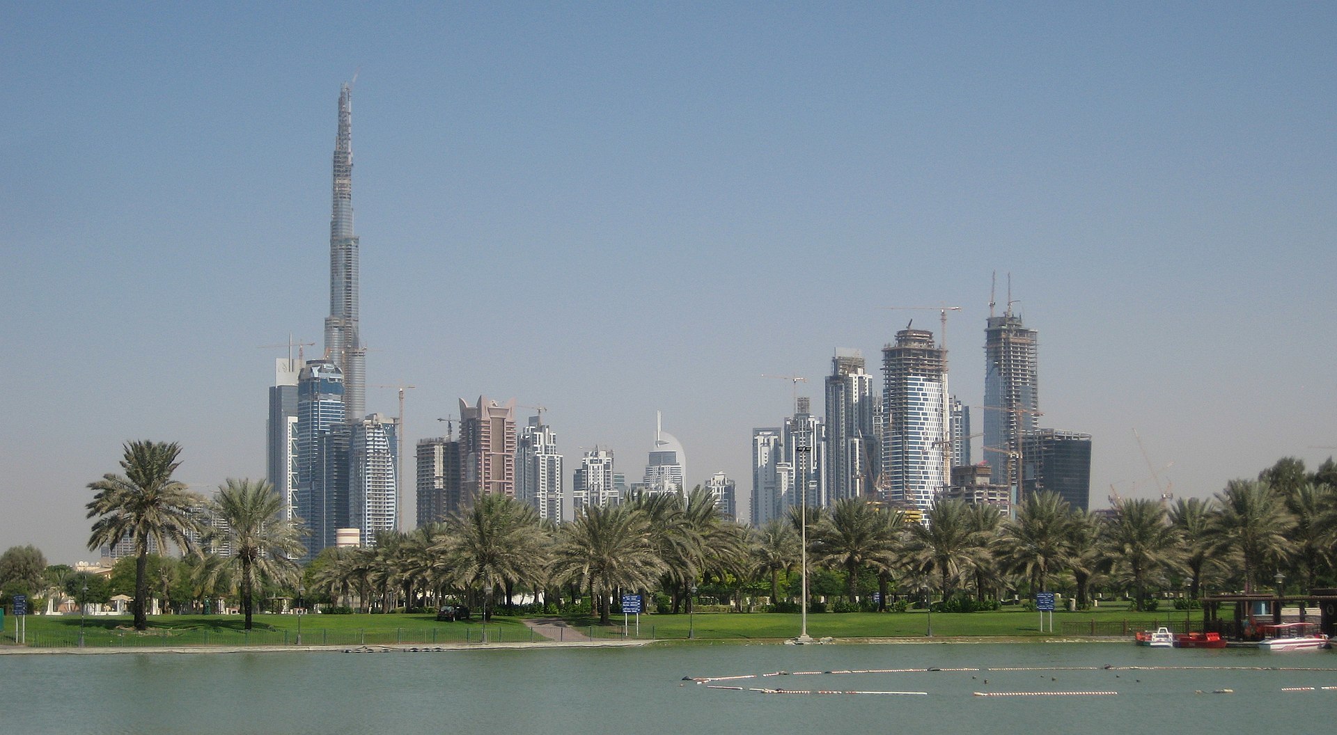 Туристы застряли в ОАЭ на два дня