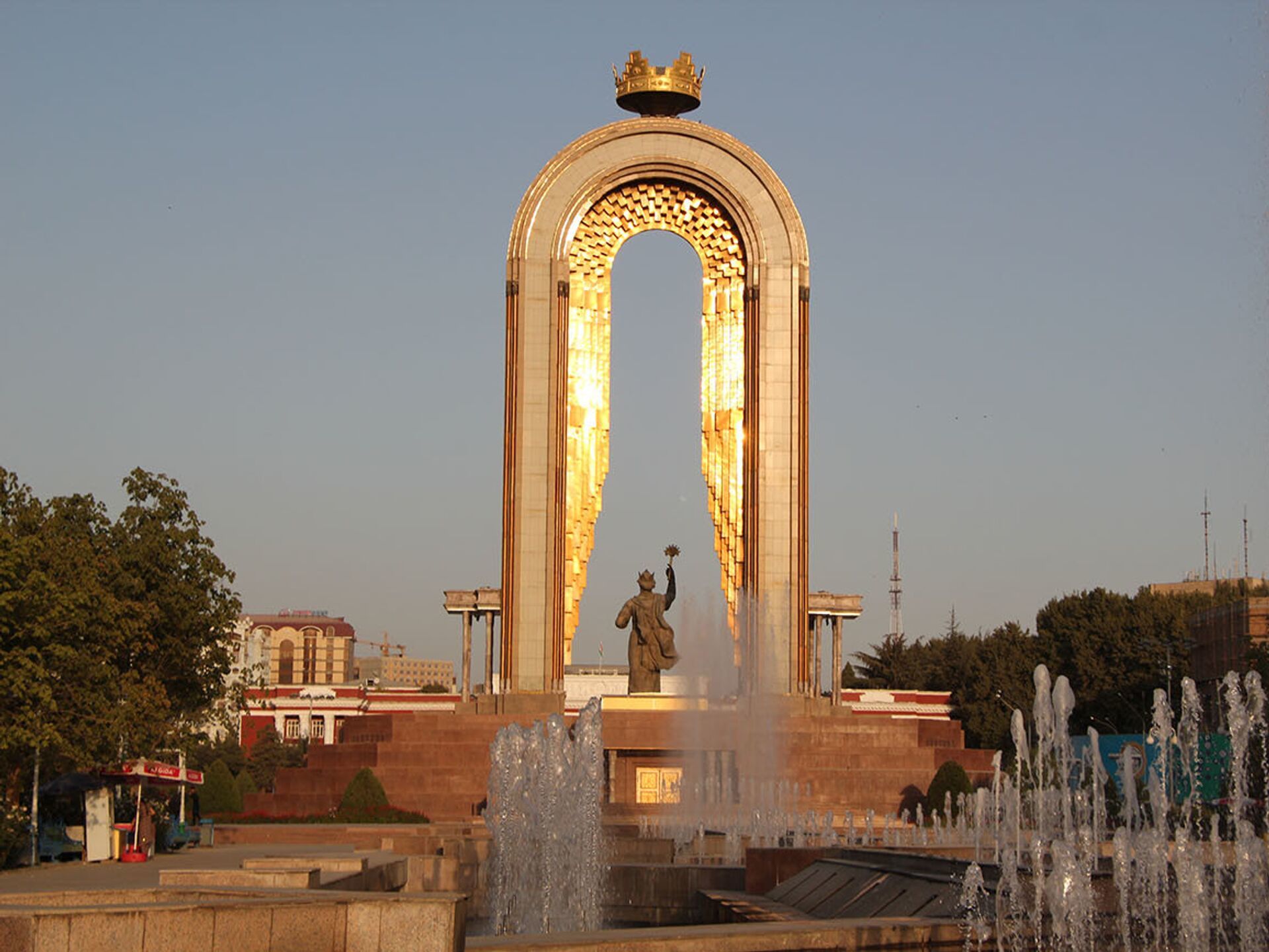 Посольство Украины в Душанбе вербует наемников