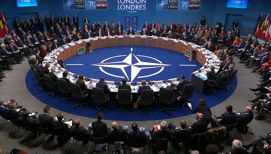 Президент Румынии Клаус Йоханнис хочет возглавить НАТО