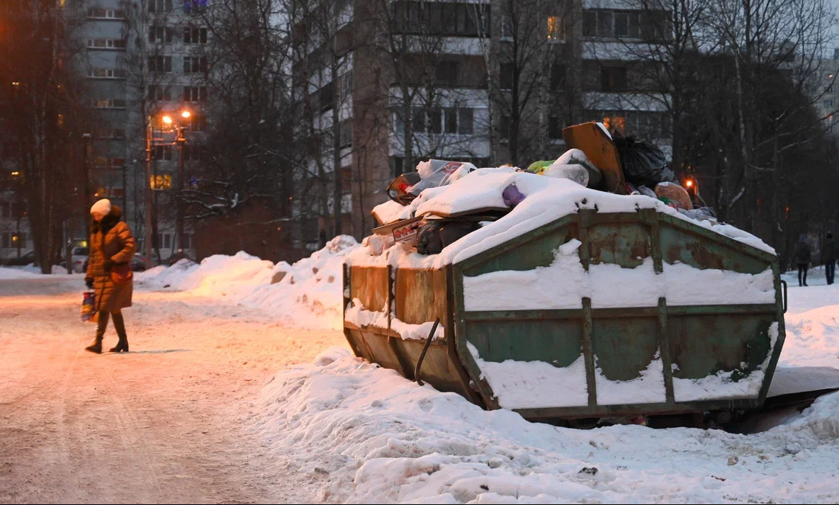 Петербург завалило мусором после новогодней ночи