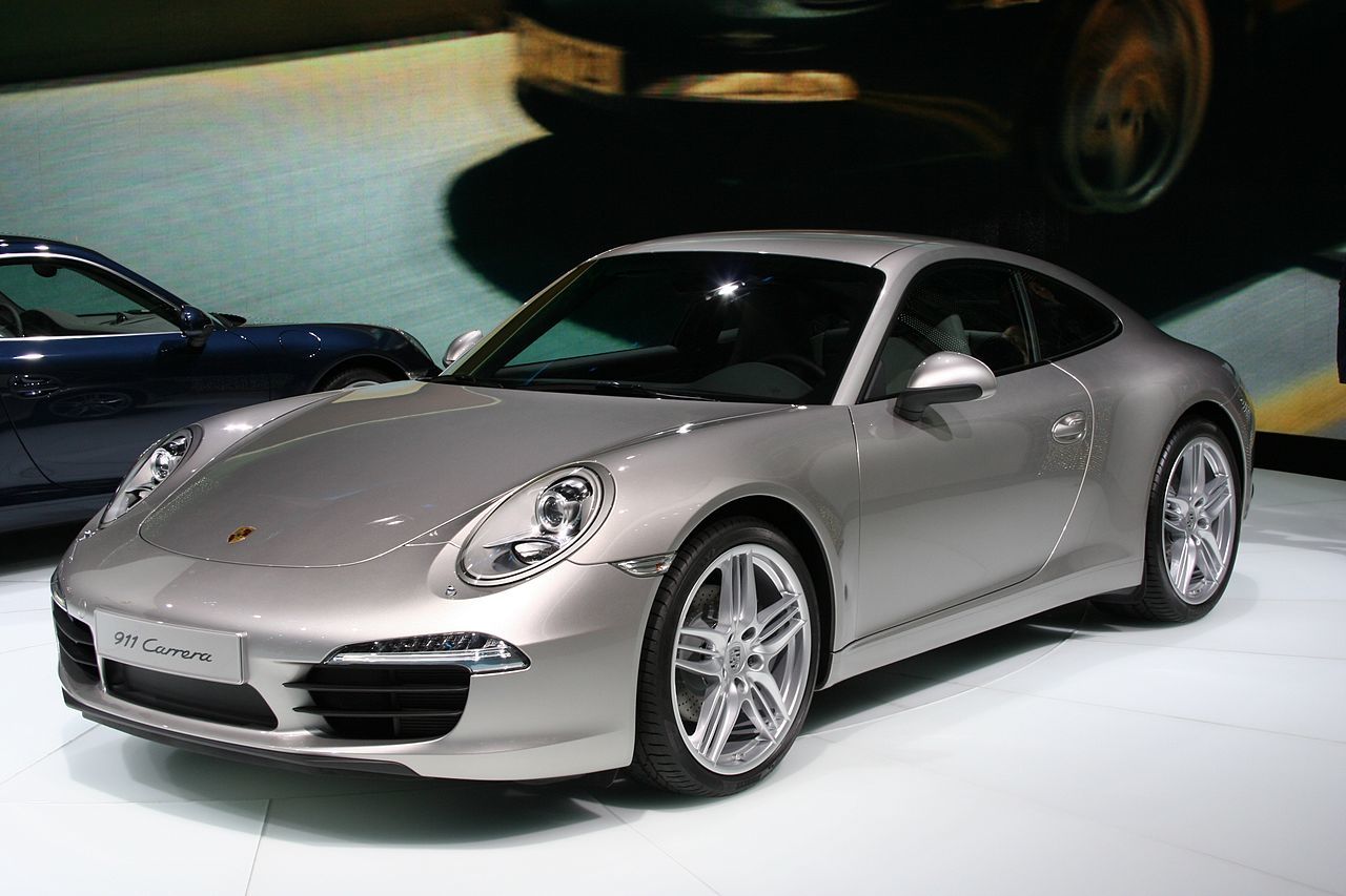 Новый электромобиль Porsche Taycan Turbo GT представляет собой серьезного конкурента для Tesla Model S Plaid
