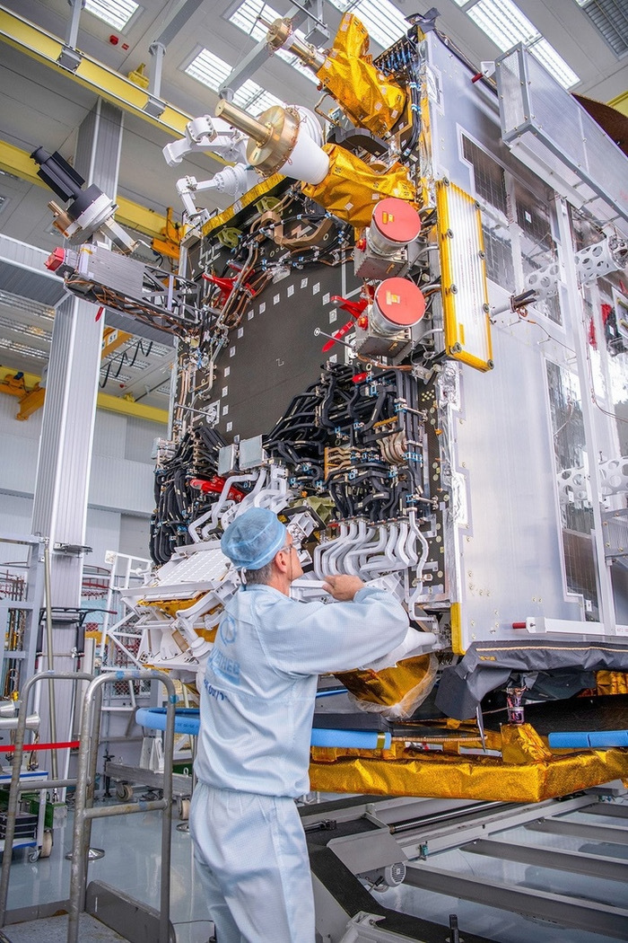 В России создадут конвейерное производство тяжелых моделей спутников
