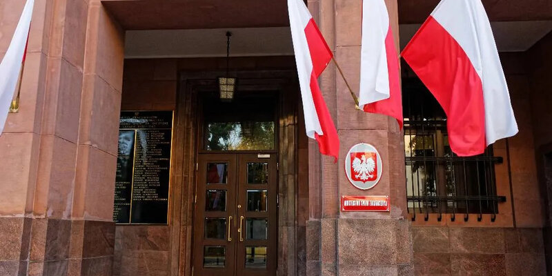 Варшава пересмотрела список своих послов в более чем 50 странах