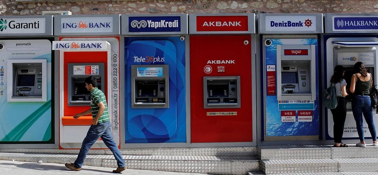 Турецкие банки осложнили переводы для россиян
