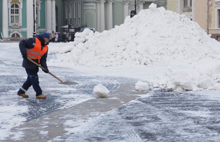 Депутат Вольский возмутился ужасным качеством уборки снега и льда в Петербурге