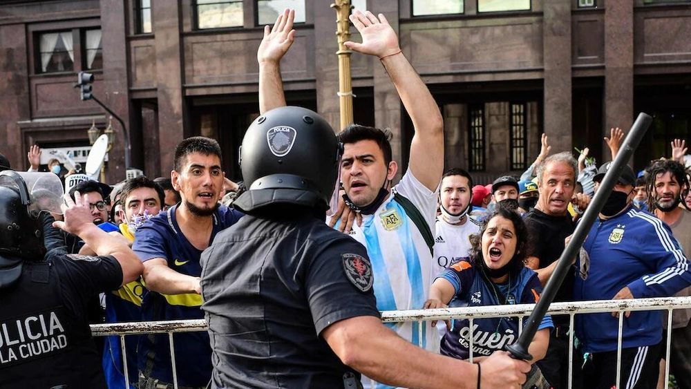 Протесты оппозиции в Аргентине привели к столкновениям и пострадавшим