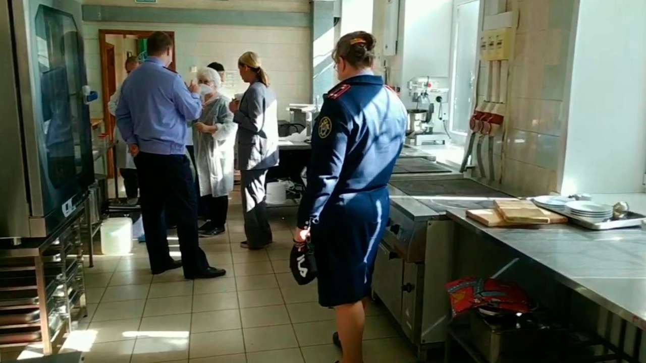 В Иркутске с пищевым отравлением госпитализированы 11 человек
