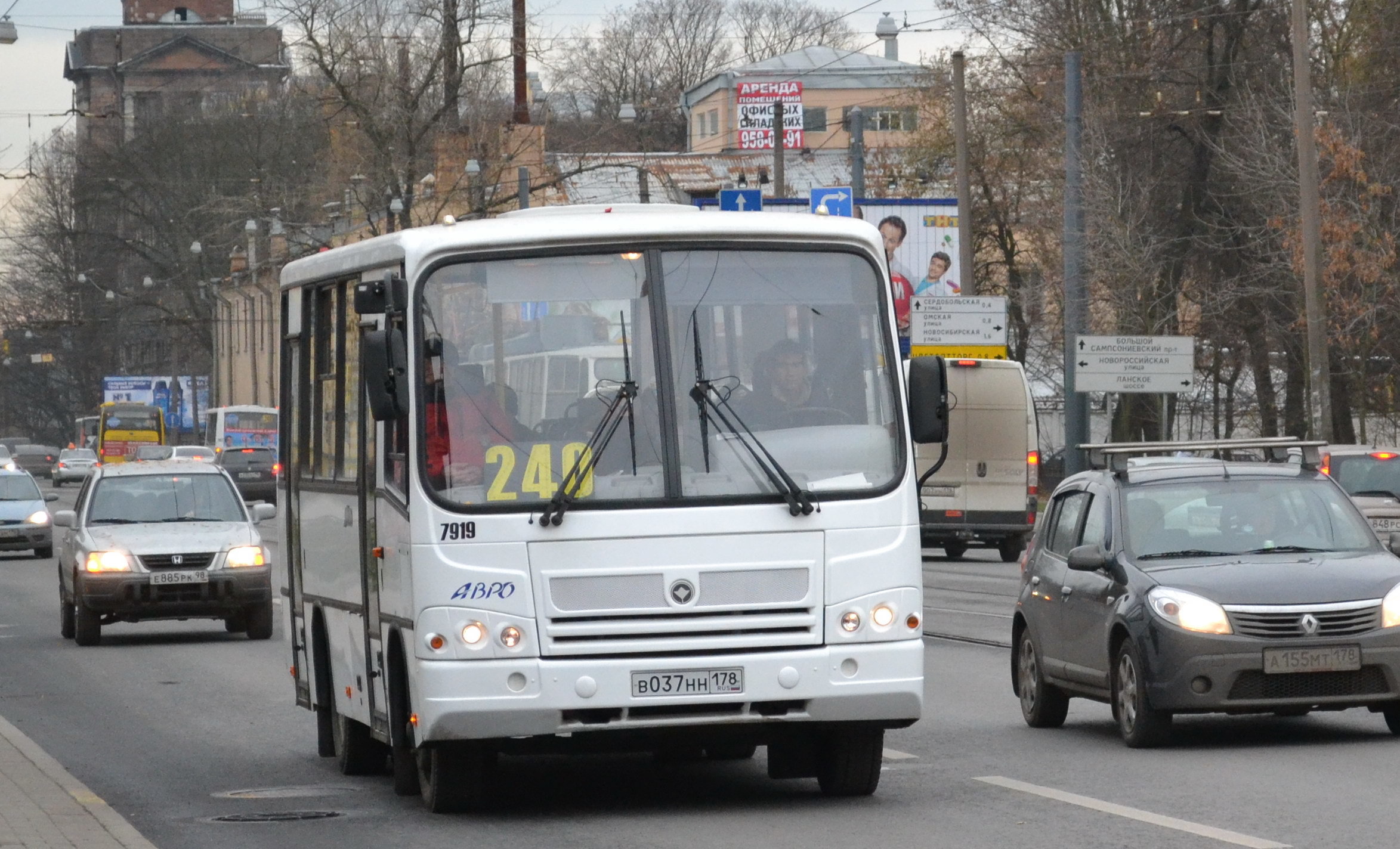 СМИ посчитали транспортную реформу в Петербурге главной первоапрельской шуткой Смольного