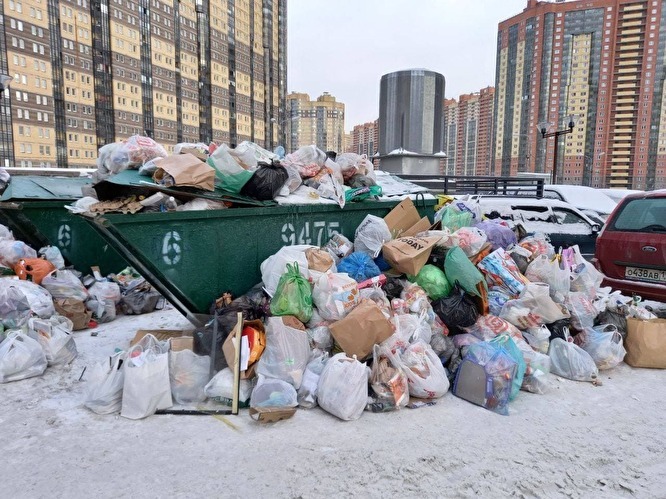 Беглова обвинили в превращении мусорной реформы в 