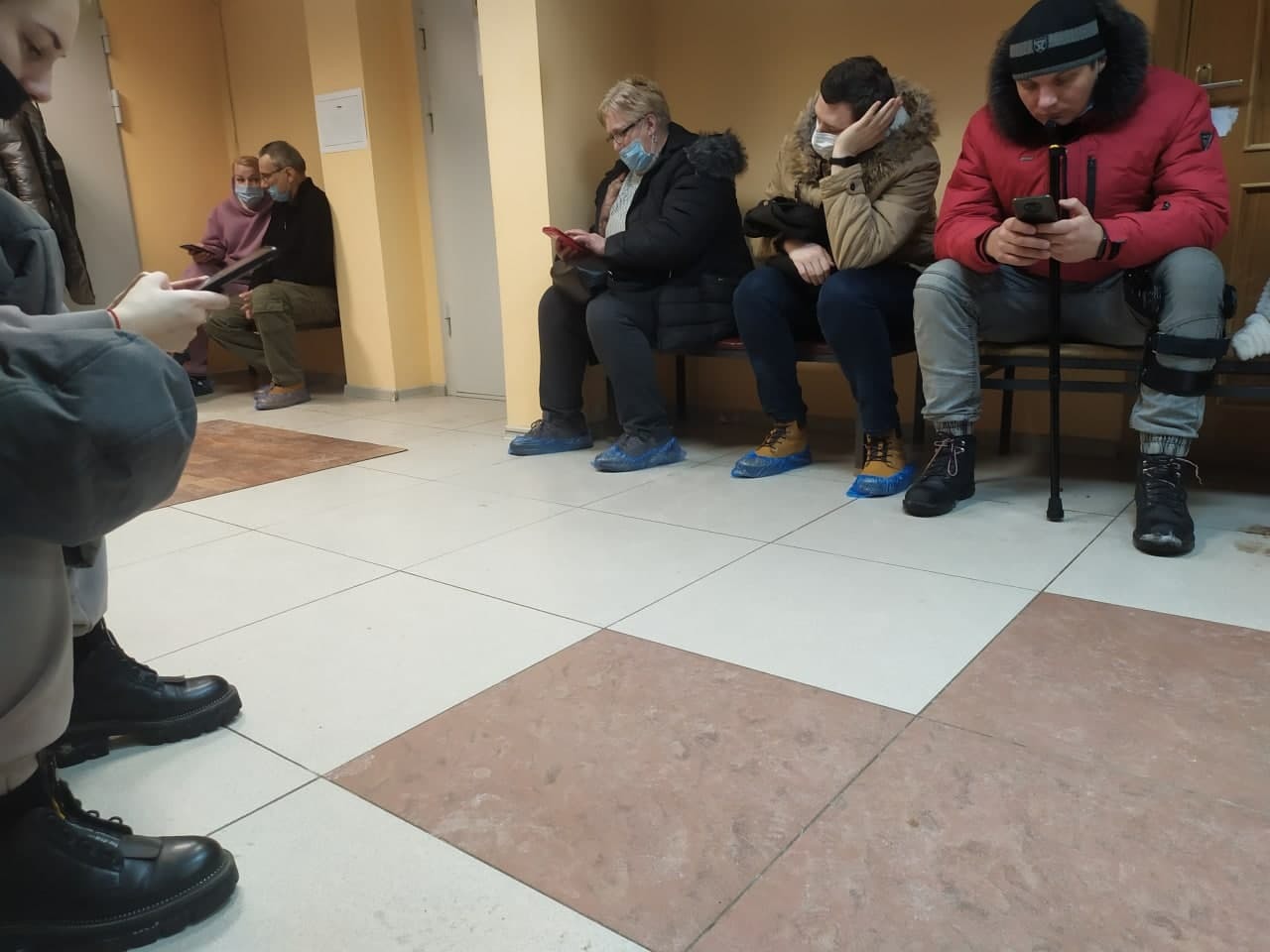 В Петербурге произошел медицинский коллапс: горожане сутками ждут врачей