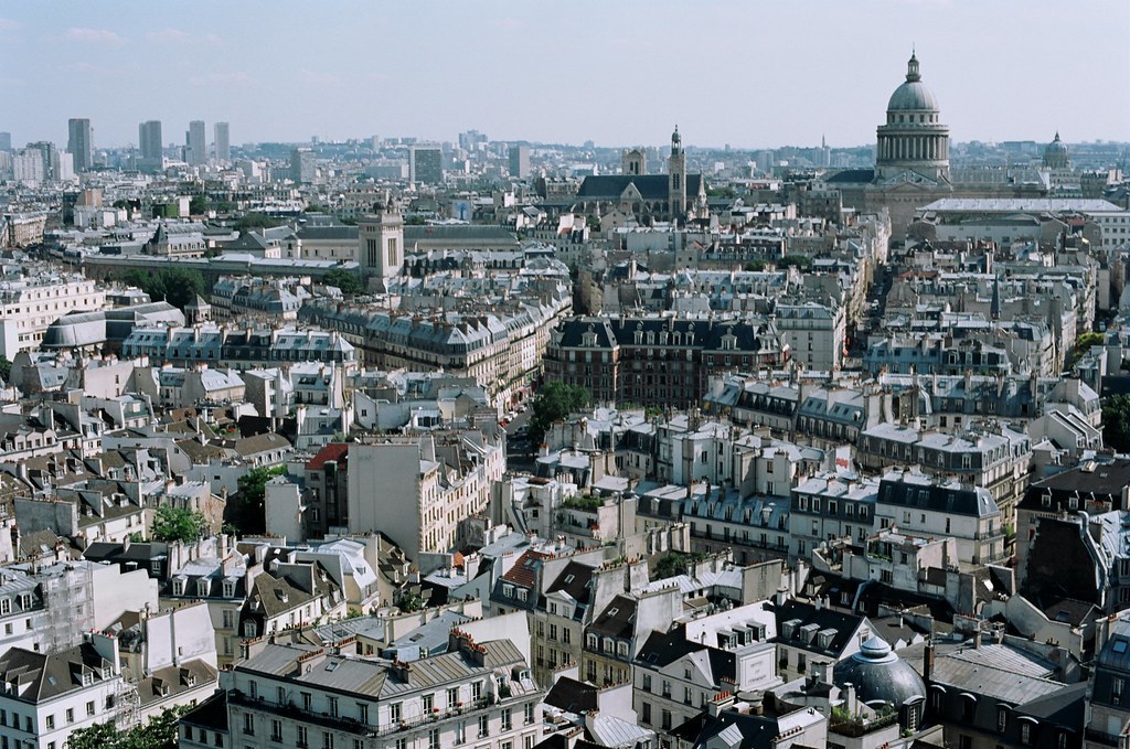 В Париже создадут еще 100 гектаров пешеходных зон к 2030 году