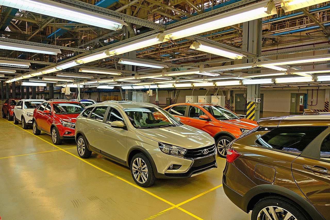 Российские автолюбители этой зимой покупали Lada Granta, Hyundai Solaris и Ford Focus
