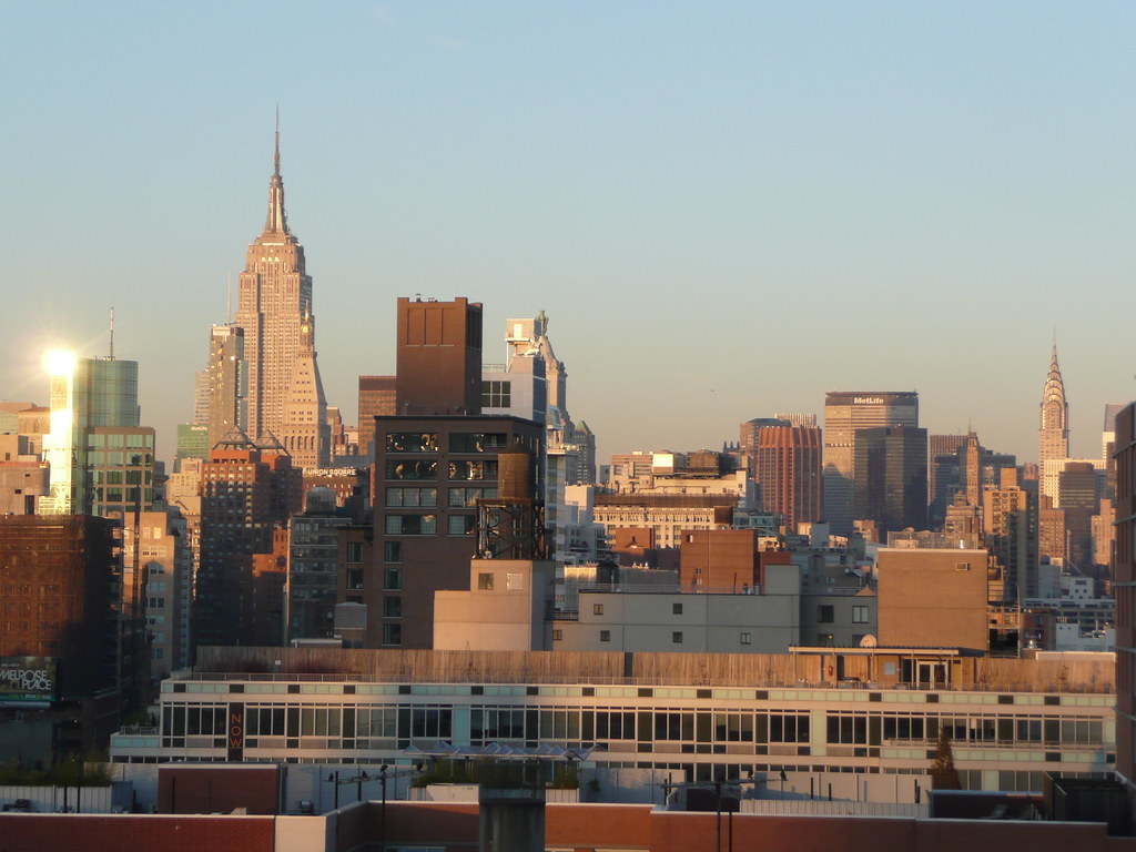 Мэр Нью-Йорка обратился к богатым жителям города за помощью
