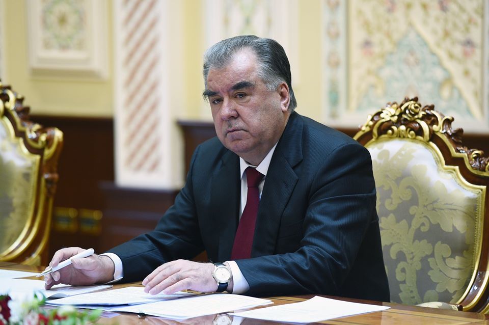 Повысить политическую активность, не позорить честь таджикского народа призвал президент Рахмон