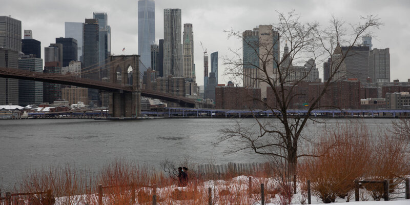 Мигранты вынудили ввести комендантский час в Нью-Йорке
