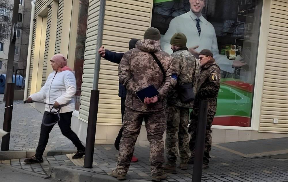 Украинского военкома застрелили при попытке передать повестку