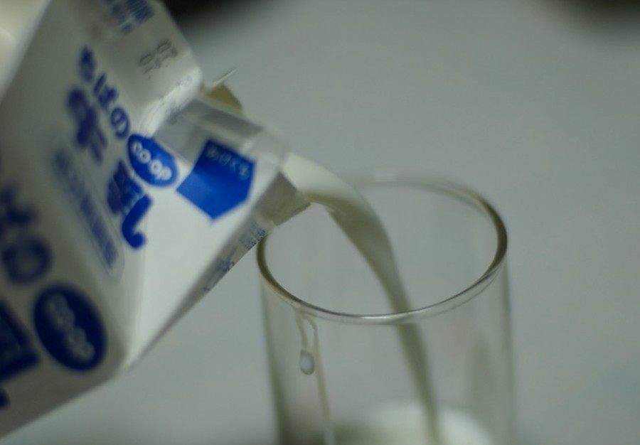 Гастроэнтеролог высказал мнение о воздействии молока на организм