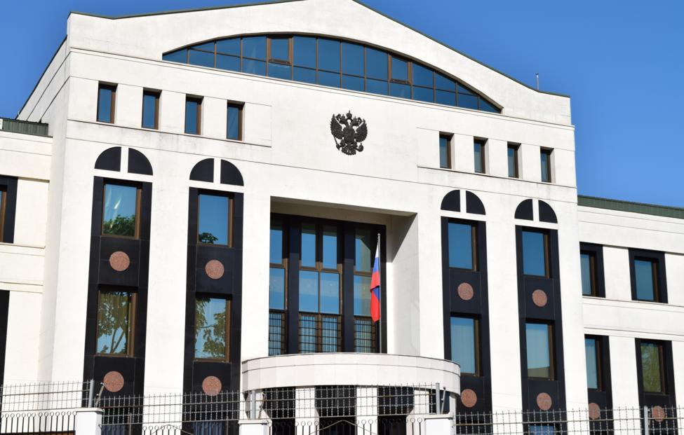 Посольство России в Кишиневе, где шло голосование, пытались поджечь