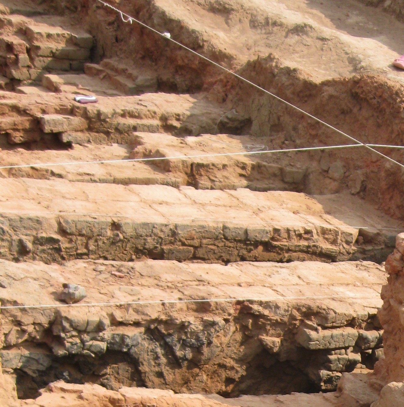 В ходе археологических раскопок в Испании была обнаружена бронзовая рука с редкой письменностью