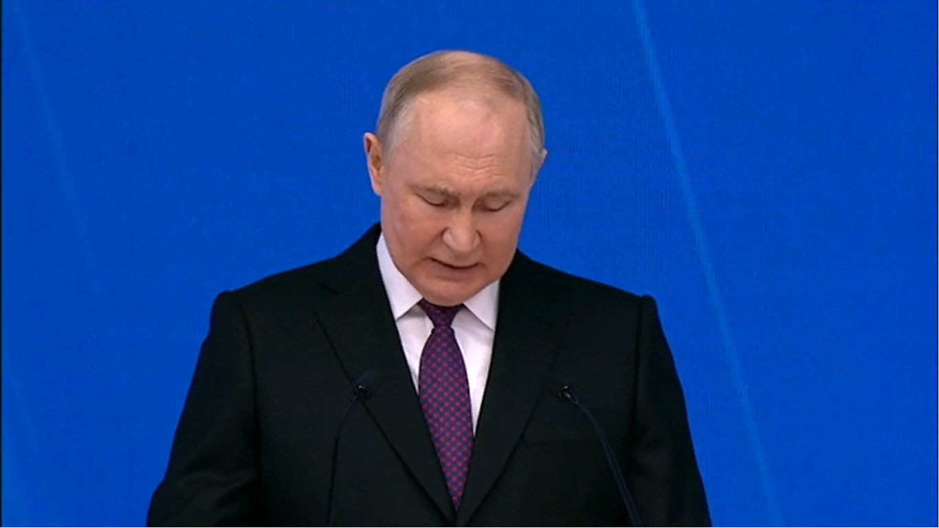 Владимиру Путины доложили о первых результатах выборов в России