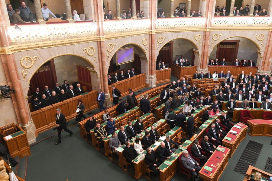 Договор о пограничении обычных вооружений в Европе Парламент Венгрии приостановил