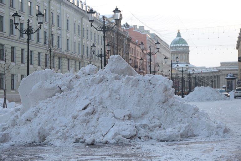 Политолог Соловей озадачен неспособностью Беглова организовать чистку улиц от снега