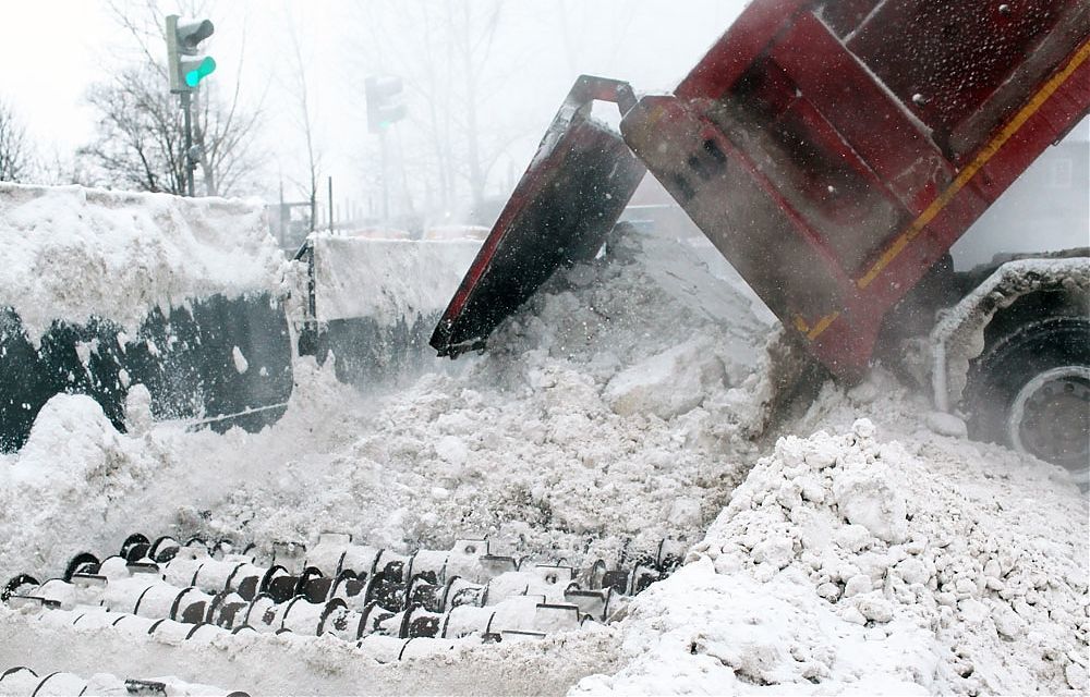 Мундеп Шапошников назвал незаконными методы утилизации снега в Петербурге