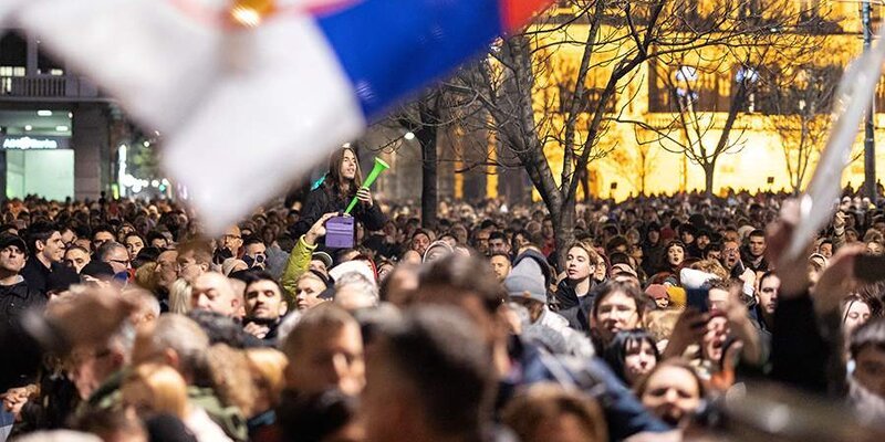 Жители Сербии начали протесты против победы Вучича