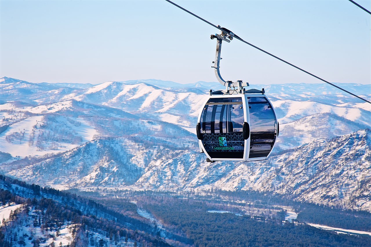 Ассоциация туроператоров России сообщила о начале нового сезона горнолыжных катаний на некоторых курортах