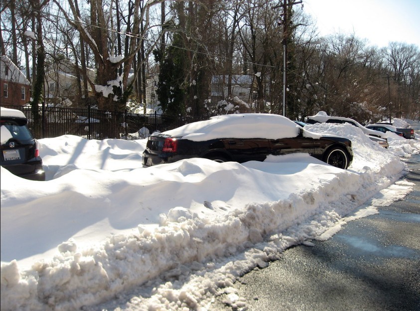 Автоэксперт Дижечко выделил основные опасности для российских автомобилистов зимой