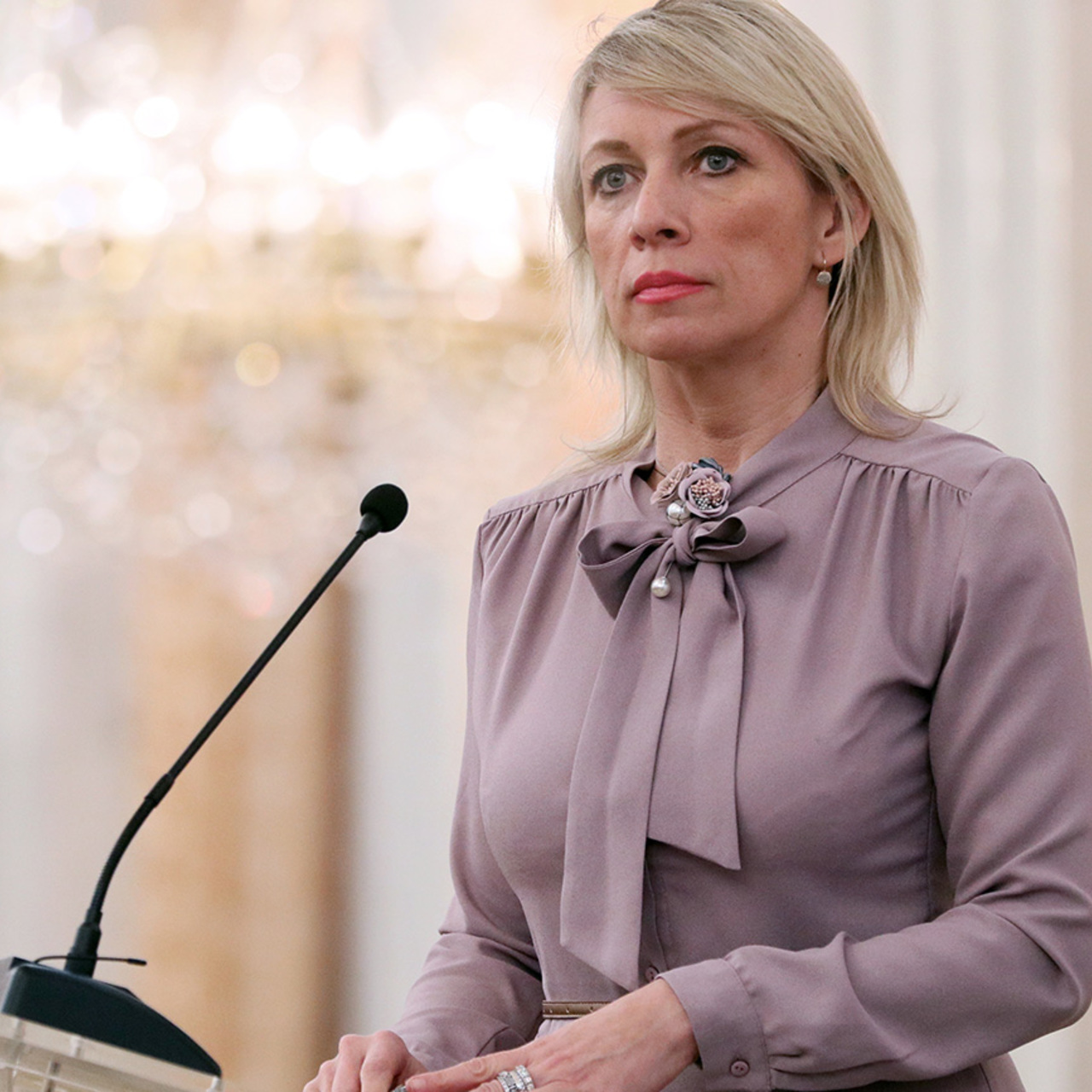 Захарова высмеяла позицию МИД ФРГ из-за отказа указывать Путина президентом