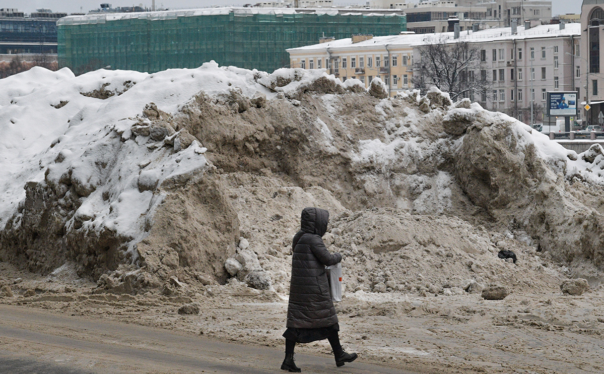 Петербургские чиновники опубликовали противоречивые данные об уборке снега