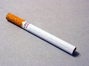 В Госдуму внесли проект о наказании за вовлечение несовершеннолетних в курение