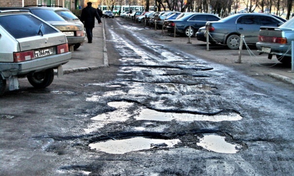 Мундеп Касаткин назвал воровство на ремонте причиной ужасного качества дорог
