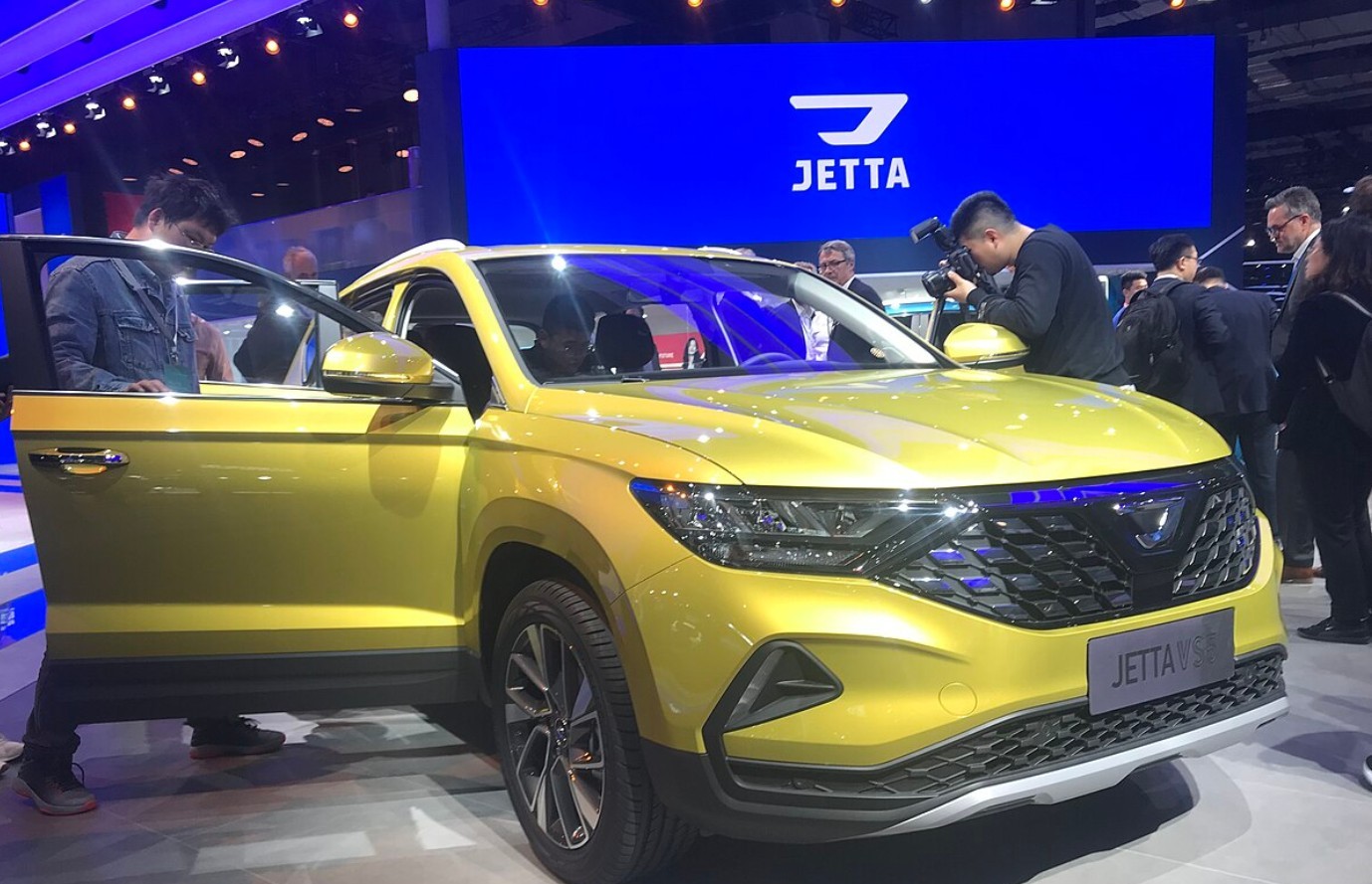 В Китае начались продажи обновленного кроссовера Jetta VS5