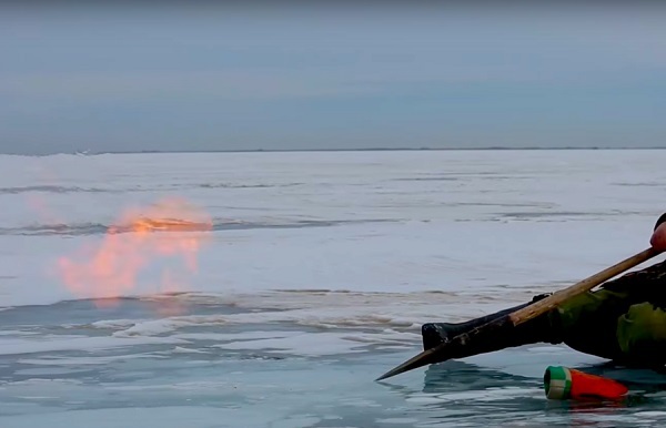 Байкальская вода горит, как бензин